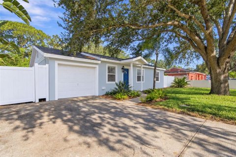 Villa ou maison à louer à Tampa, Floride: 3 chambres, 134.24 m2 № 2424197 - photo 3