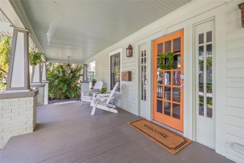 House in Tampa, Florida 3 bedrooms, 252.69 sq.m. № 1775423 - photo 2