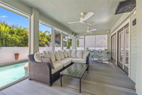 House in Tampa, Florida 3 bedrooms, 252.69 sq.m. № 1775423 - photo 27