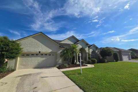 House in Winter Haven, Florida 4 bedrooms, 220.55 sq.m. № 1902536 - photo 3
