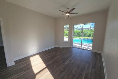 House in Winter Haven, Florida 4 bedrooms, 220.55 sq.m. № 1902536 - photo 25