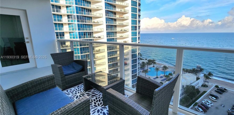 Condo à Hollywood, Floride, 2 chambres  № 1989069