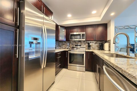 Copropriété à vendre à Hollywood, Floride: 2 chambres, 107.77 m2 № 1989069 - photo 4