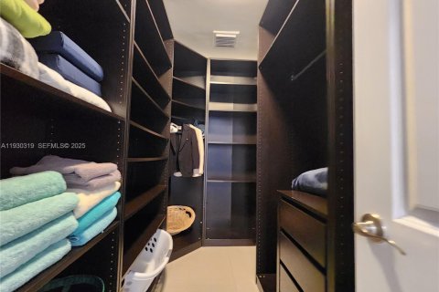 Copropriété à vendre à Hollywood, Floride: 2 chambres, 107.77 m2 № 1989069 - photo 17