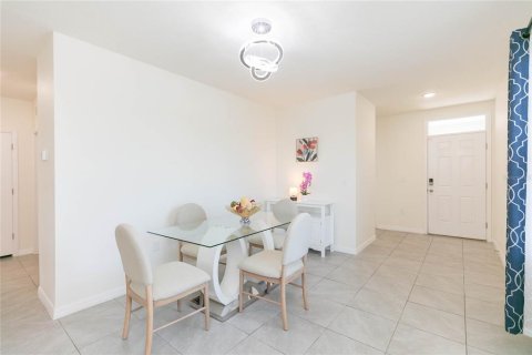 House in Wesley Chapel, Florida 3 bedrooms, 143.63 sq.m. № 2207602 - photo 8