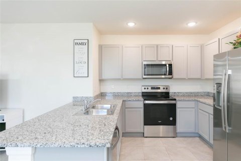 House in Wesley Chapel, Florida 3 bedrooms, 143.63 sq.m. № 2207602 - photo 17