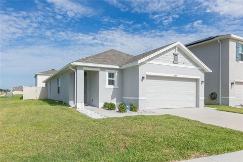 House in Wesley Chapel, Florida 3 bedrooms, 143.63 sq.m. № 2207602 - photo 2