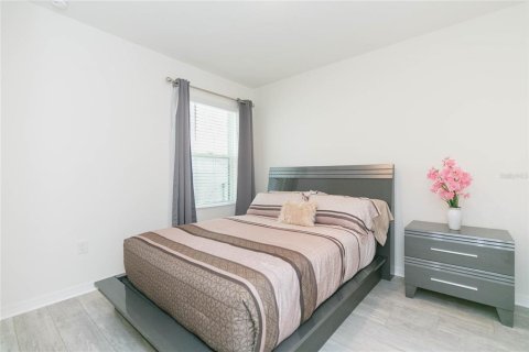 House in Wesley Chapel, Florida 3 bedrooms, 143.63 sq.m. № 2207602 - photo 12