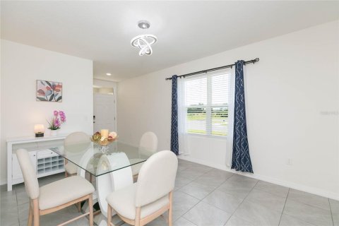 House in Wesley Chapel, Florida 3 bedrooms, 143.63 sq.m. № 2207602 - photo 10