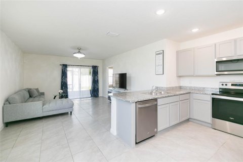 House in Wesley Chapel, Florida 3 bedrooms, 143.63 sq.m. № 2207602 - photo 16