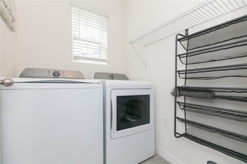 House in Wesley Chapel, Florida 3 bedrooms, 143.63 sq.m. № 2207602 - photo 6
