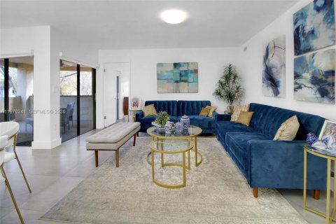 Купить кондоминиум в Майами, Флорида 3 спальни, 115.2м2, № 2032209 - фото 16