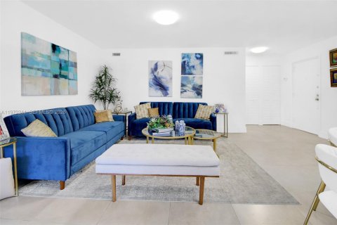 Купить кондоминиум в Майами, Флорида 3 спальни, 115.2м2, № 2032209 - фото 15