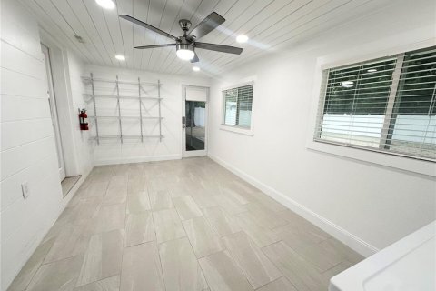 House in Sarasota, Florida 2 bedrooms, 119.94 sq.m. № 1899427 - photo 20