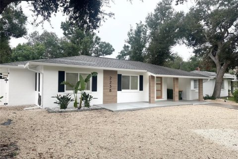 House in Sarasota, Florida 2 bedrooms, 119.94 sq.m. № 1899427 - photo 1