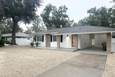House in Sarasota, Florida 2 bedrooms, 119.94 sq.m. № 1899427 - photo 2