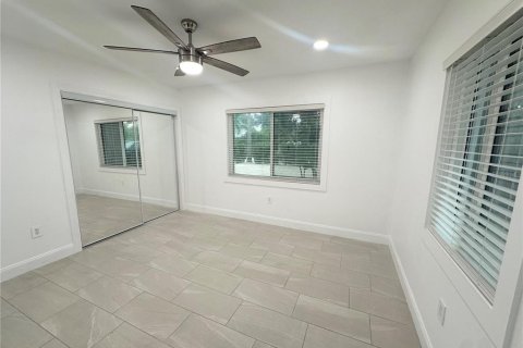 House in Sarasota, Florida 2 bedrooms, 119.94 sq.m. № 1899427 - photo 14