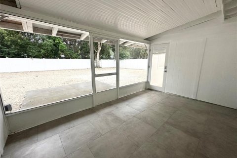 House in Sarasota, Florida 2 bedrooms, 119.94 sq.m. № 1899427 - photo 21
