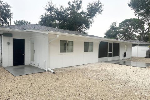 House in Sarasota, Florida 2 bedrooms, 119.94 sq.m. № 1899427 - photo 23