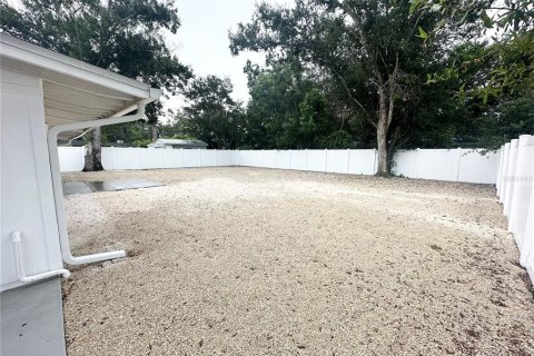 House in Sarasota, Florida 2 bedrooms, 119.94 sq.m. № 1899427 - photo 24