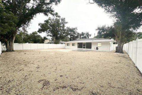 House in Sarasota, Florida 2 bedrooms, 119.94 sq.m. № 1899427 - photo 25