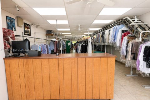 Commercial property in Boynton Beach, Florida № 2074952