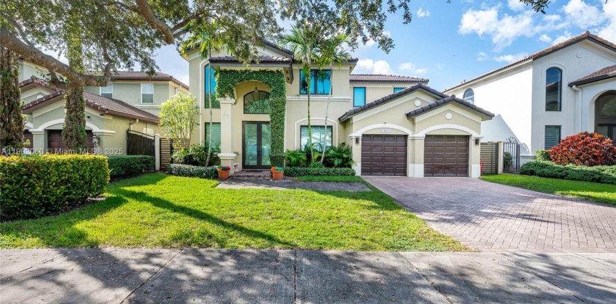Casa en Miami, Florida 4 dormitorios, 240.52 m2 № 1953948