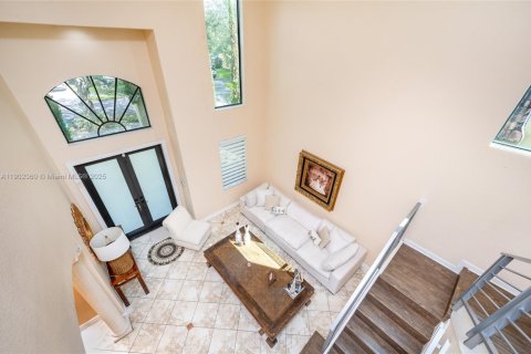 Casa en venta en Miami, Florida, 4 dormitorios, 240.52 m2 № 1953948 - foto 14