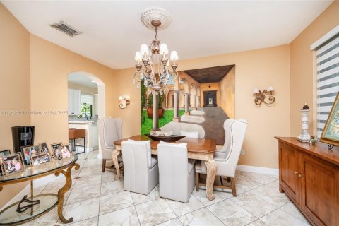 Casa en venta en Miami, Florida, 4 dormitorios, 240.52 m2 № 1953948 - foto 21