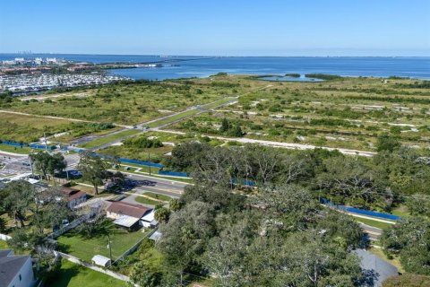 Villa ou maison à louer à Tampa, Floride: 2 chambres, 91.42 m2 № 2396024 - photo 19