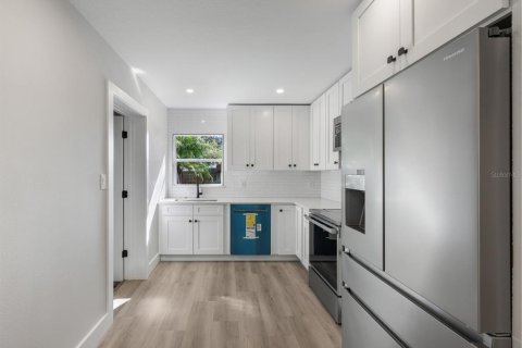 Villa ou maison à louer à Tampa, Floride: 2 chambres, 91.42 m2 № 2396024 - photo 6