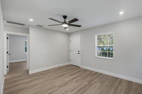 Villa ou maison à louer à Tampa, Floride: 2 chambres, 91.42 m2 № 2396024 - photo 3