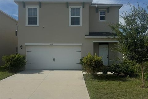 House in Eagle Lake, Florida 5 bedrooms, 234.3 sq.m. № 1915246 - photo 2