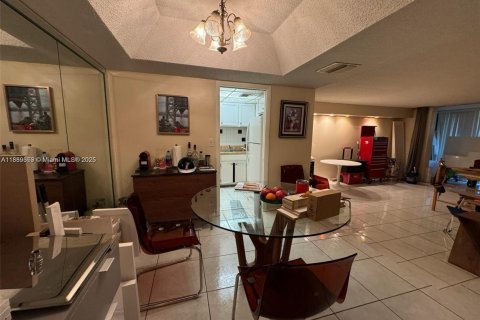 Снять в аренду кондоминиум в Лодерхилл, Флорида 1 спальня, 74.32м2, № 1941375 - фото 26