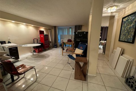 Снять в аренду кондоминиум в Лодерхилл, Флорида 1 спальня, 74.32м2, № 1941375 - фото 27