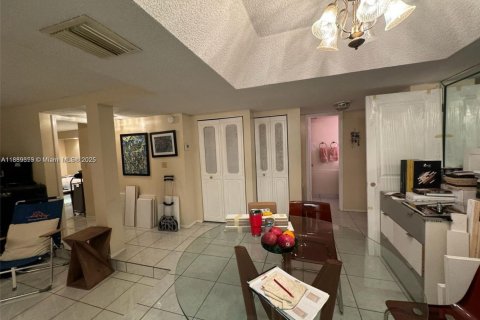 Снять в аренду кондоминиум в Лодерхилл, Флорида 1 спальня, 74.32м2, № 1941375 - фото 29