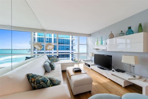 Condo à Miami Beach, Floride, 2 chambres  № 2039179