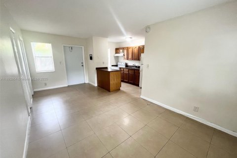 Copropriété à louer à Pompano Beach, Floride: 551.37 m2 № 1946694 - photo 3