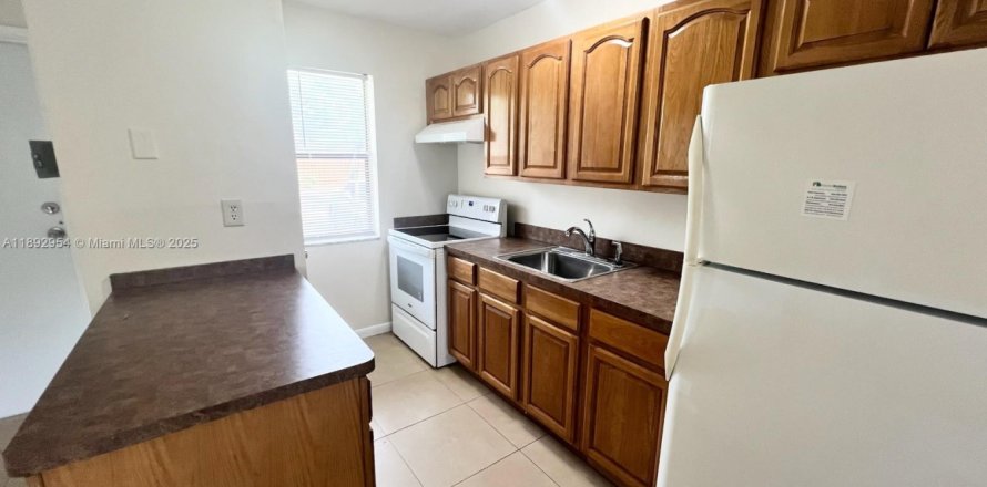 Studio à Condo à Pompano Beach, Floride № 1946694
