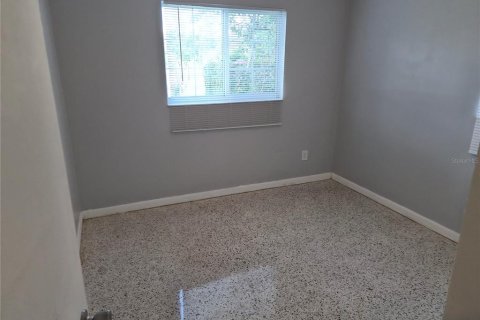 House in Pinellas Park, Florida 3 bedrooms, 135.27 sq.m. № 2390758 - photo 6