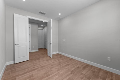 Купить виллу или дом в Норт-Порт, Флорида 4 комнаты, 155.15м2, № 2152372 - фото 15
