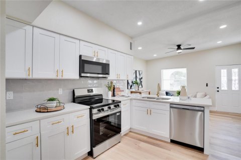 Casa en venta en Saint Petersburg, Florida, 3 dormitorios, 120.03 m2 № 1901965 - foto 9