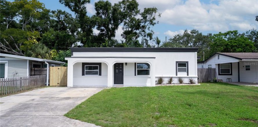 Villa ou maison à Saint Petersburg, Floride 3 chambres, 120.03 m2 № 1901965