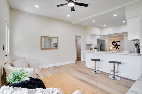 Casa en venta en Saint Petersburg, Florida, 3 dormitorios, 120.03 m2 № 1901965 - foto 4