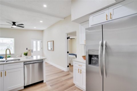 Casa en venta en Saint Petersburg, Florida, 3 dormitorios, 120.03 m2 № 1901965 - foto 10