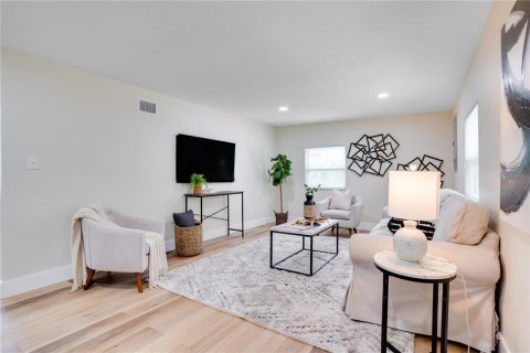 Casa en venta en Saint Petersburg, Florida, 3 dormitorios, 120.03 m2 № 1901965 - foto 12