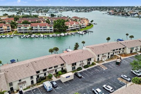 Condo à Treasure Island, Floride, 2 chambres № 2120011