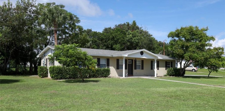 House in Deltona, Florida 2 bedrooms, 113.81 sq.m. № 1903581