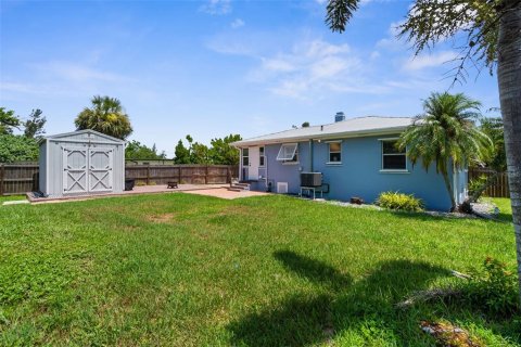 House in Punta Gorda, Florida 2 bedrooms, 88.26 sq.m. № 1901307 - photo 25