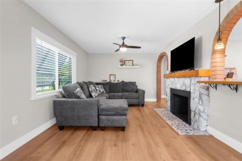 House in Punta Gorda, Florida 2 bedrooms, 88.26 sq.m. № 1901307 - photo 7